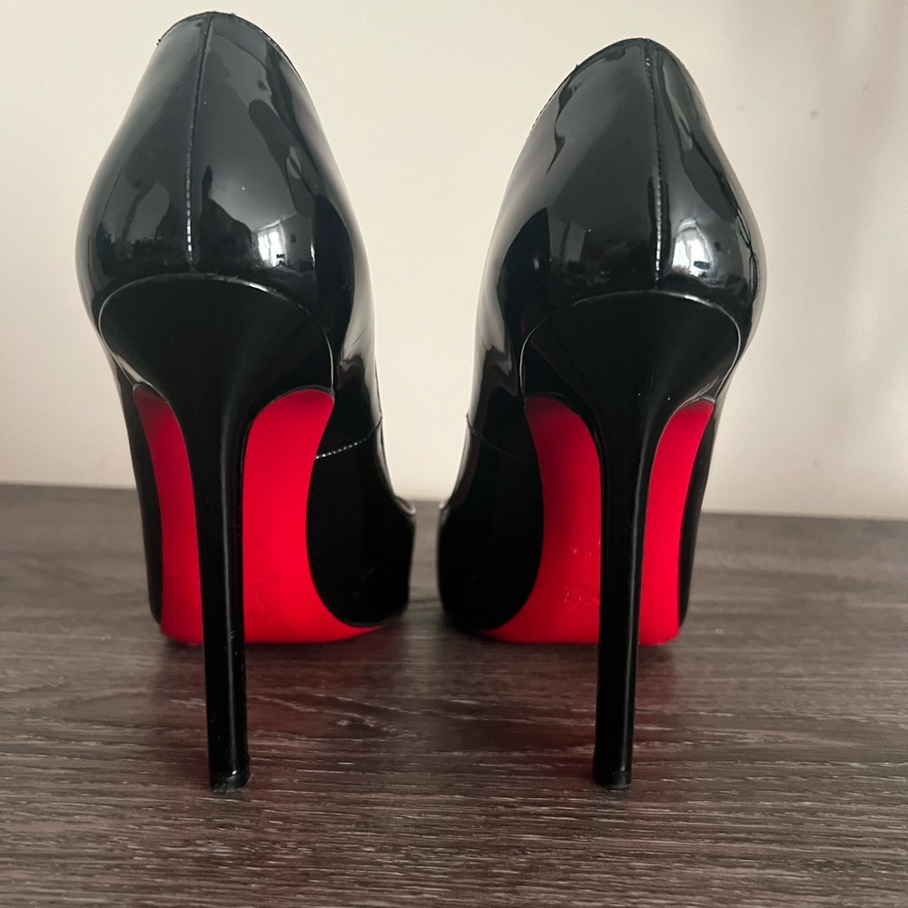 Christian Louboutin So Kate